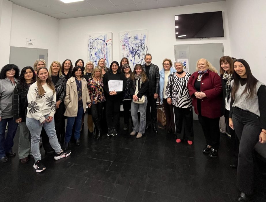 Se inauguró una muestra de mosaico en Arquitectura y Diseño
