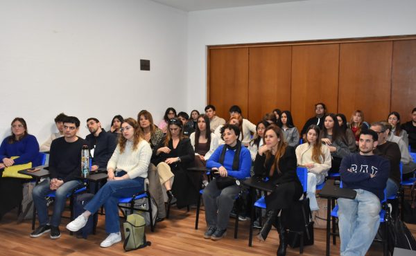 Se realizó un conversatorio junto a un referente de la Ciencia Política