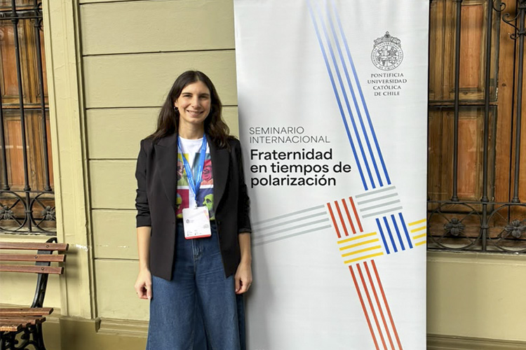 Docente de Humanidades expuso en el Seminario Internacional de la RUEF en Chile