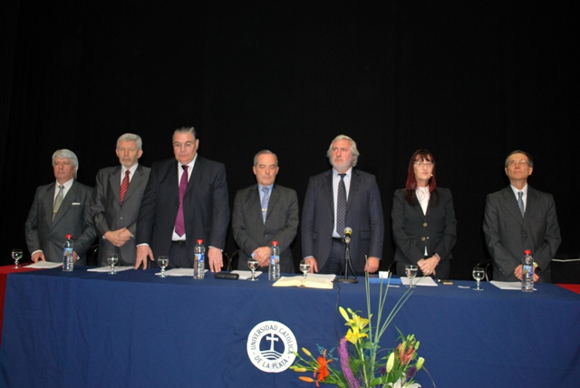 Entrega de diplomas de la Facultad de Derecho y Ciencias Políticas