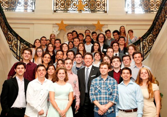 Alumno de la UCALP es elegido para participar del programa Friends of Fulbright