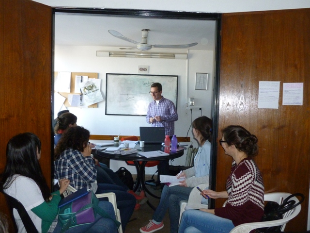 Docente capacita a residentes de psiquiatría del Hospital Rossi de La Plata