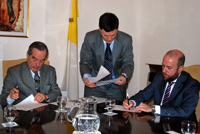 Convenio entre la UCALP y la Asociación Civil Governeo